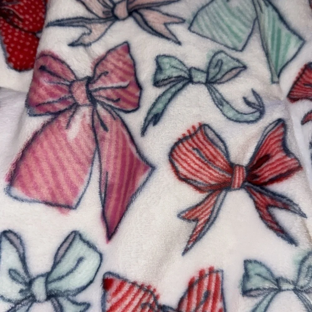 Christmas 2024 bow ribbon blanket throw  🎀